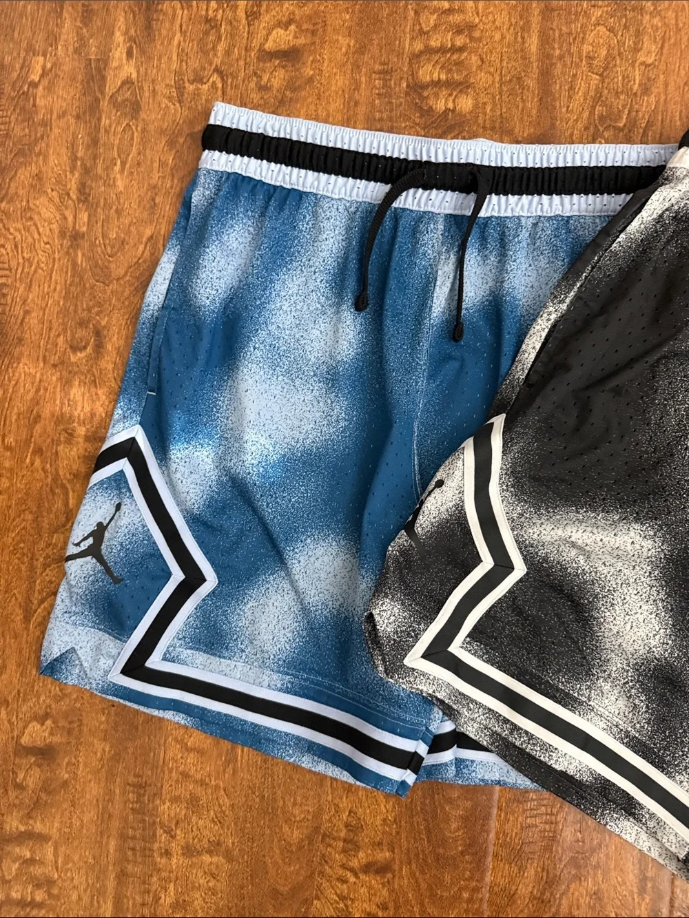 Jordan Men’s Blue and Black Spray-Print Athletic Shorts - Picture 6 of 16